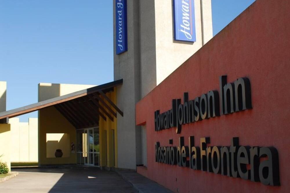 Howard Johnson Inn Rosario De La Frontera Dış mekan fotoğraf