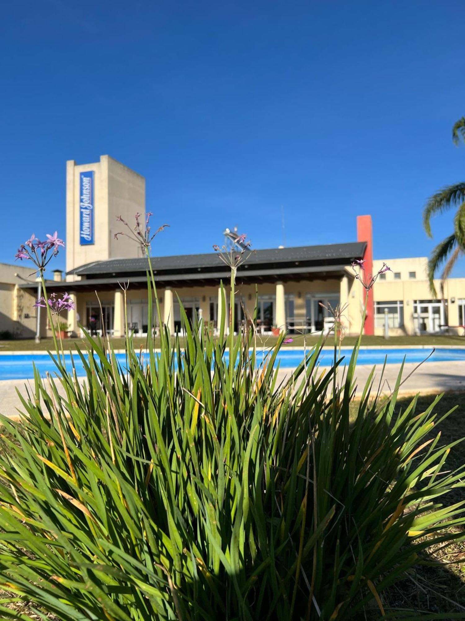 Howard Johnson Inn Rosario De La Frontera Dış mekan fotoğraf