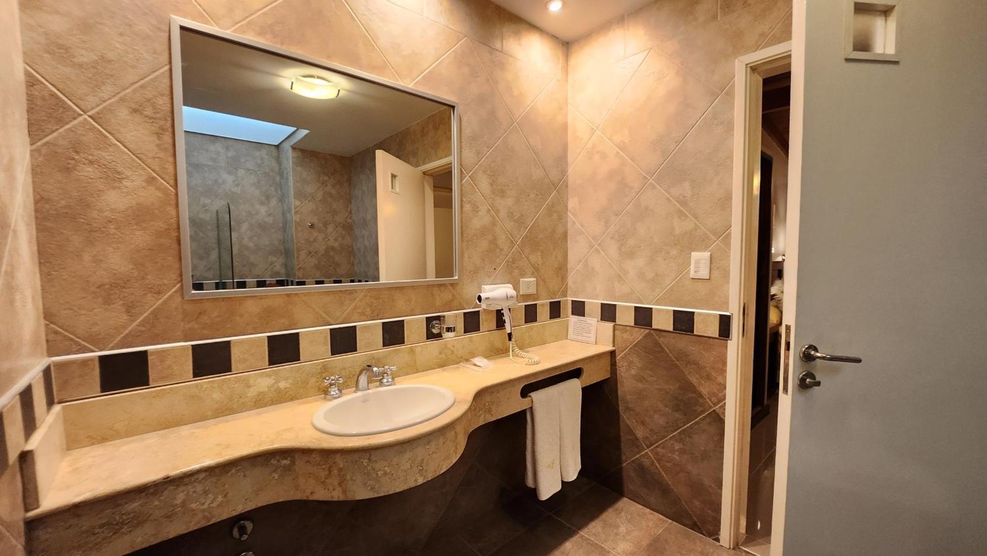 Howard Johnson Inn Rosario De La Frontera Dış mekan fotoğraf