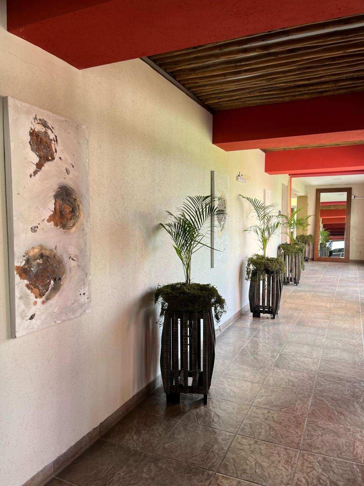 Howard Johnson Inn Rosario De La Frontera Dış mekan fotoğraf